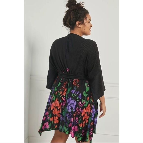 NEW Anthropologie Gabrielle Black Floral Plisse Belted Robe Size Medium / Large - Picture 5 of 5